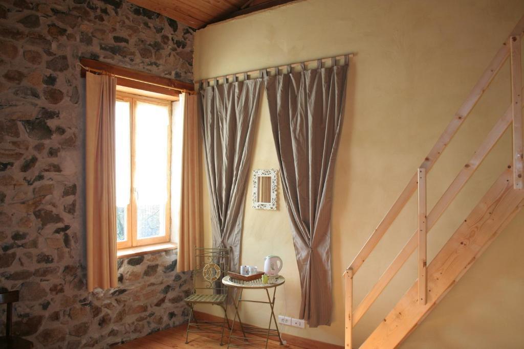 Poule-lès-Écharmeaux Chambres D'Hotes La Cime Beaujolaise المظهر الخارجي الصورة